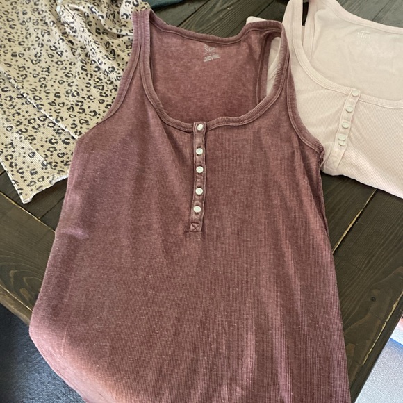 Aerie real soft tank tops - Picture 4 of 8